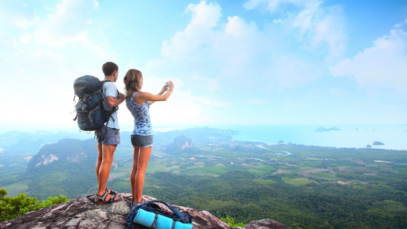 How Travel Bloggers Make Money