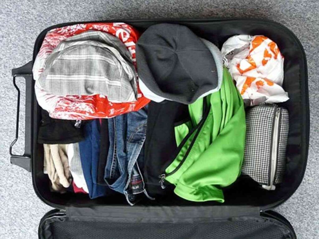 SOLGAARD CARRY ON CLOSET REVIEW – A STUNNING SUITCASE