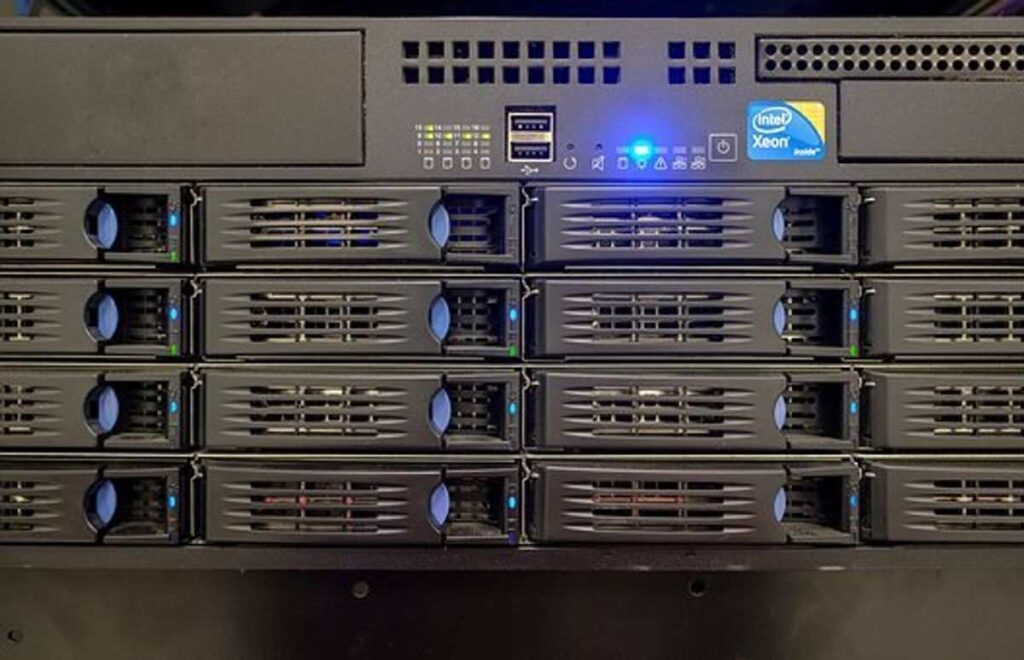 A Simple Guide on How to Choose the Best Long Term Data Storage Solution