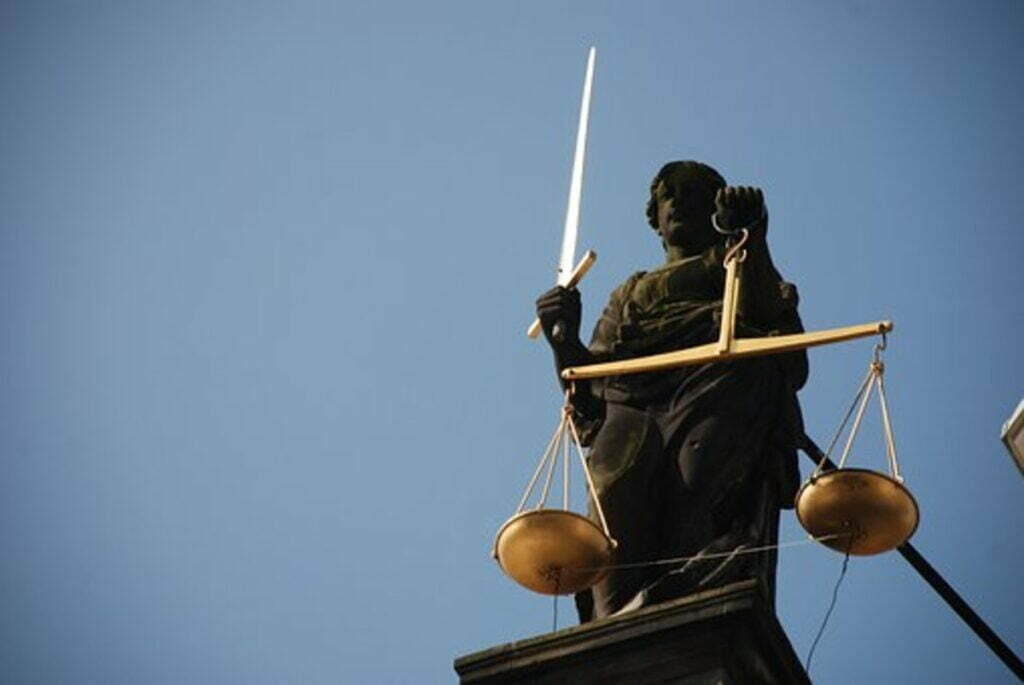 3 Benefits of Enlisting the Aid of Court Lawyers