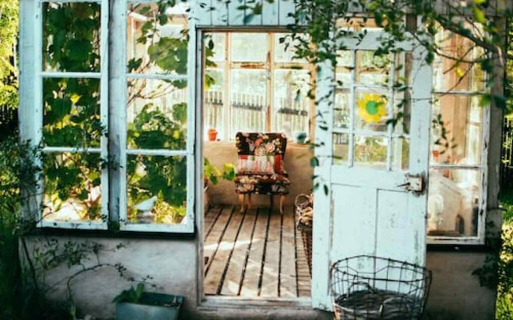 4 Kinds of Vertical Hydroponic Backyard