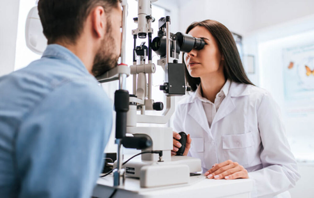 Top 10 Ophthalmologists in Ahmedabad