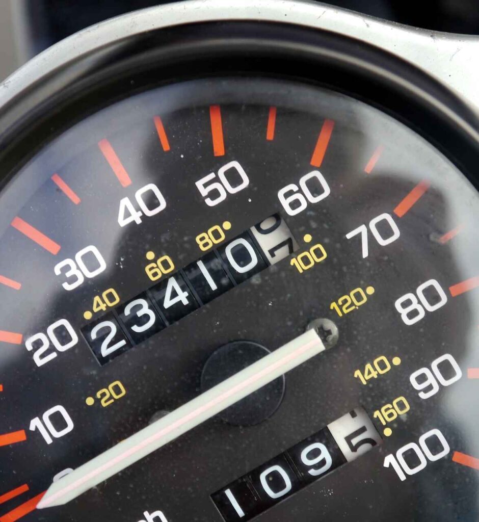 What is 100 Kilometers in mph?