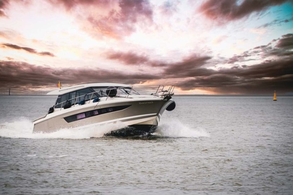 Safety Tips for Boating on Lake
