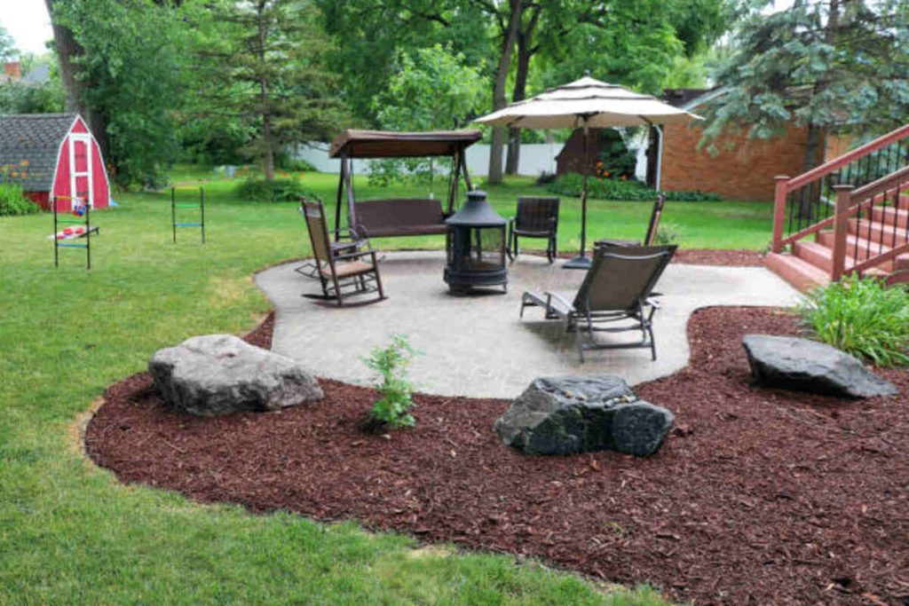 Finding Landscape Lighting Contractors Near Me